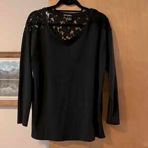 DKNY Jeans  Black Lace Accent Long sleeve shirt - size 1X